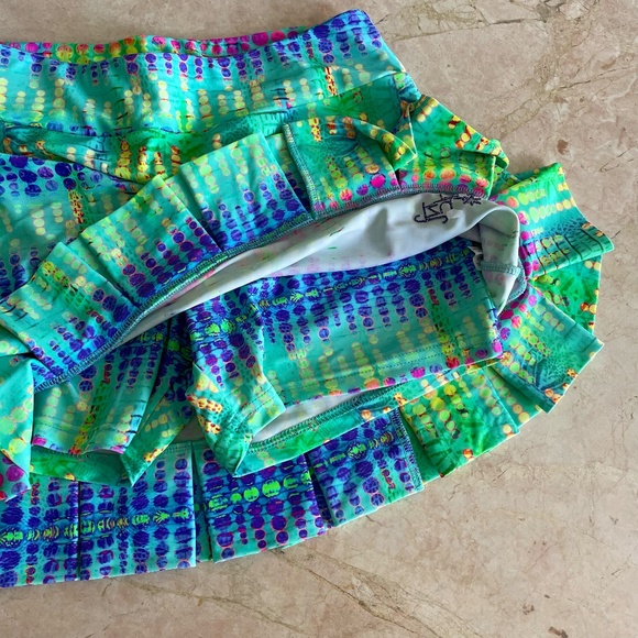 Tzu Tzu Colorful Rainbow Print Athletic Tennis Skirt - Picture 3 of 6